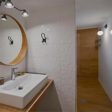 Mare Apartment Lechaio